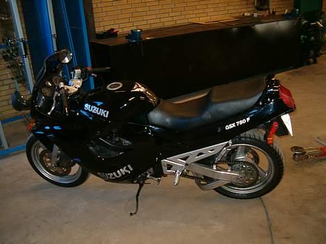 Suzuki GSX 750 F billede 3