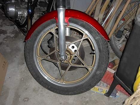 Suzuki GS 450 Twin <solgt> - 18" fælge (Skal lige shines lidt op) billede 2