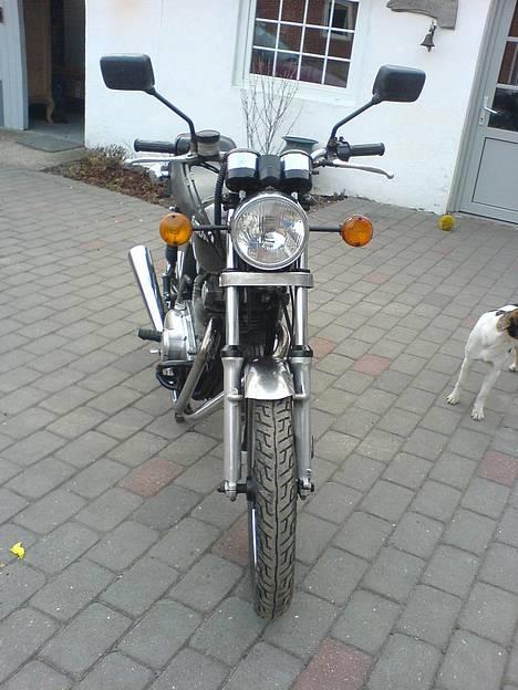 Suzuki gs 400 billede 3