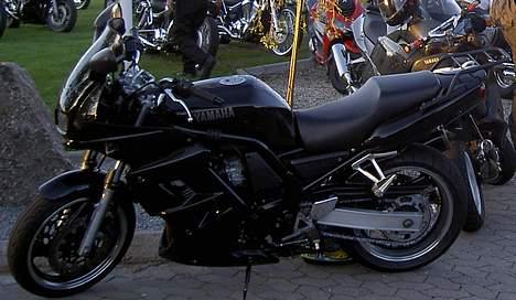 Yamaha fazer 600 - dette billede er taget ved bike-shoppen i viborg til åbent hus i 2004 billede 9