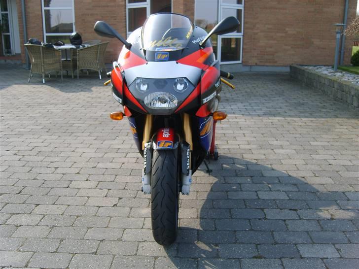 Aprilia Haga SBK Replica RSV1000R billede 4