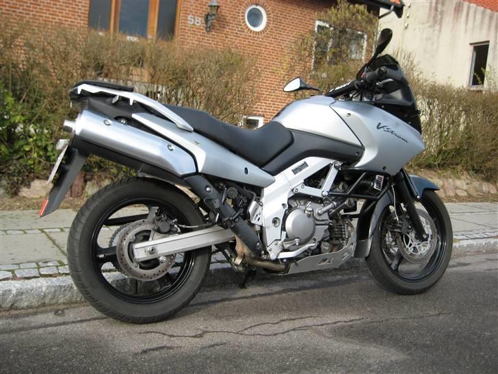 Suzuki DL 650K4 V-Strom - Så er vi klar til 2009 billede 1