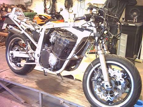 Suzuki GSX R 750 "gixxer"(SOLGT) billede 6