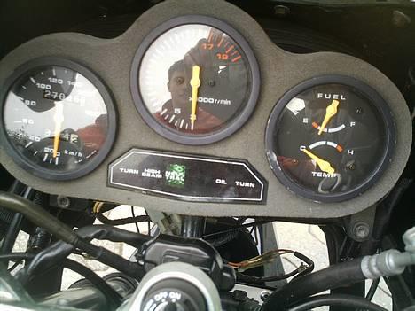 Suzuki gsxr250 solgt billede 2