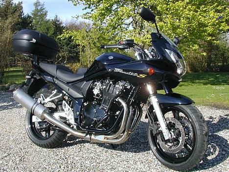Yamaha FZS 1000 - fik den ny i 2005 kørte 7000 km. en dejlig motorcykel, i år har fruen fået den. billede 5