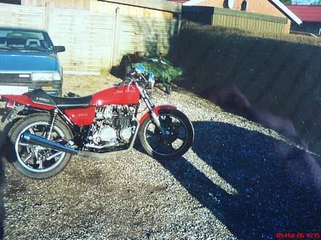 Kawasaki z650 - Den gamle z`er jeg havde for 2 år siden... Det er cirka sådan den nye kommer til at se ud.. billede 1