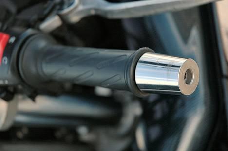 Suzuki GSX-R 600 - Polerede styrender billede 3