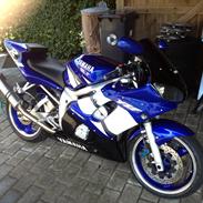 Yamaha Yzf R6
