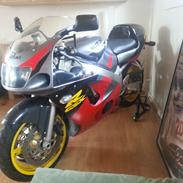 Suzuki gsxr 600 SRAD