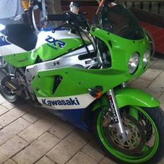 Kawasaki zxr