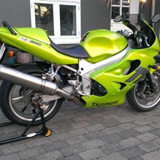 Triumph TT 600