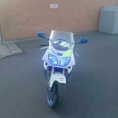 Yamaha fzr 600 r