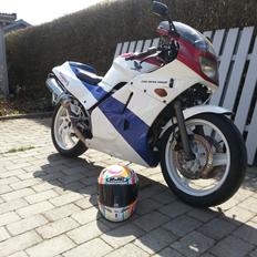 Honda VFR400 NC24