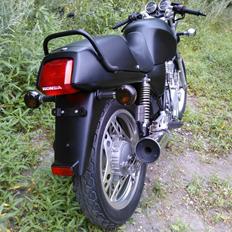 Honda xbr 500 solgt