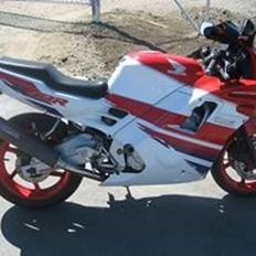 Honda cbr 600 f2