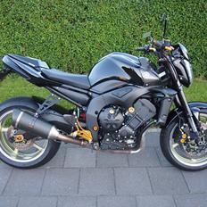 Yamaha FZ1-N  **SOLGT**