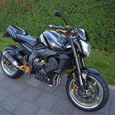 Yamaha FZ1-N  **SOLGT**