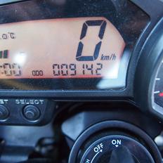 Yamaha FZ1-N  **SOLGT**