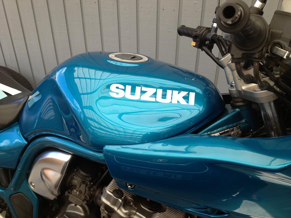 Suzuki bandit 600 - mærker på,venter på resten billede 9