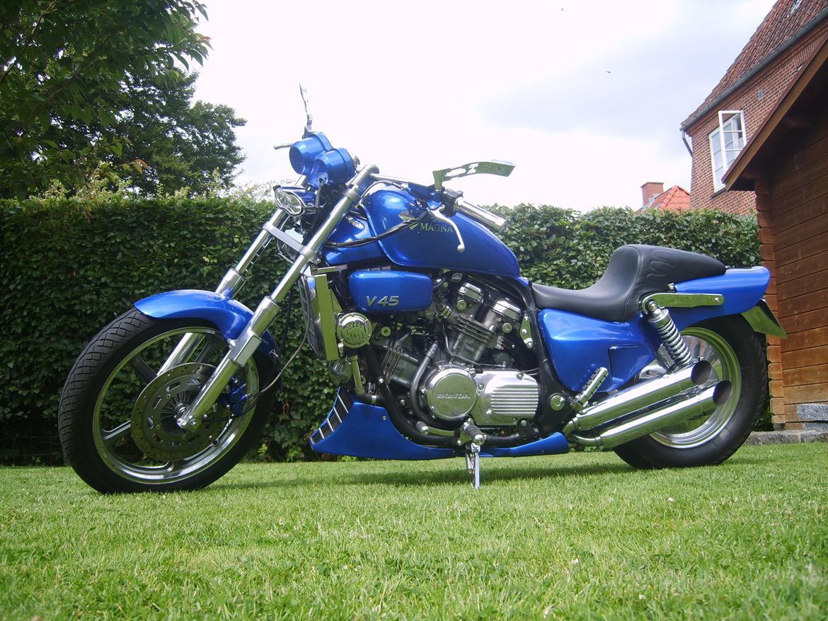 Honda VF 750 SUPER MAGNA billede 1