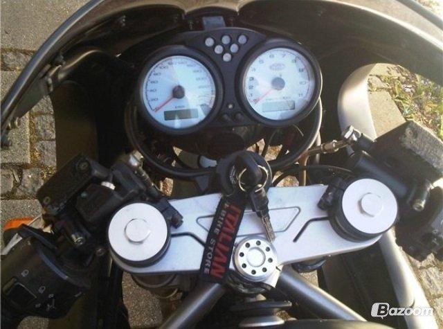 Ducati 620 Sport - Sådan ser der ud i cock-pittet. billede 4