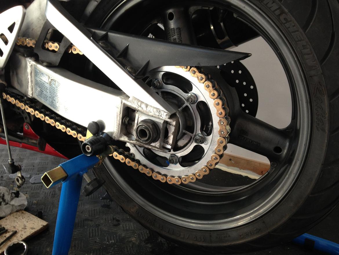 Suzuki GSX-R solgt billede 11