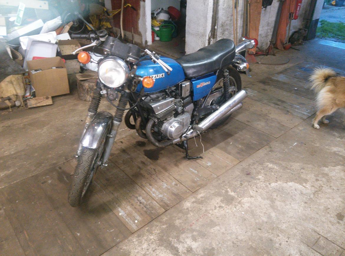 Suzuki GT 550 billede 1
