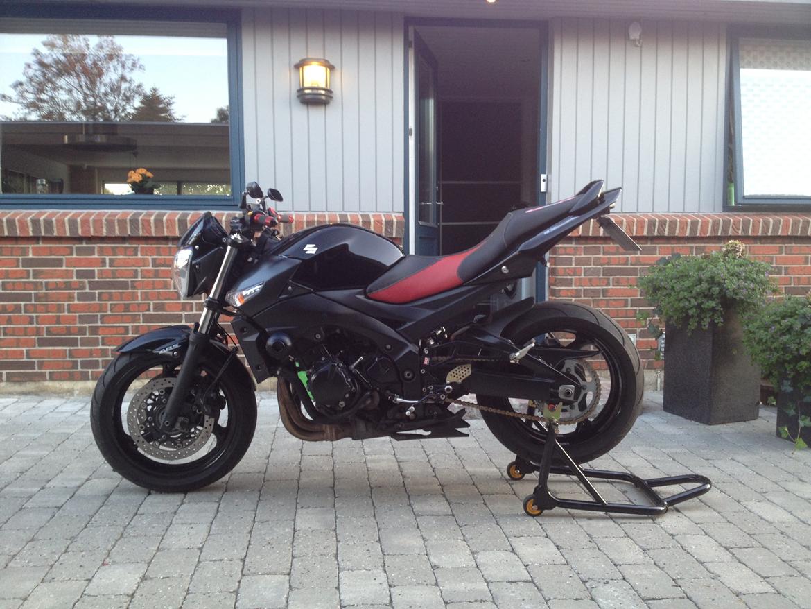 Suzuki Gsr 600 billede 2