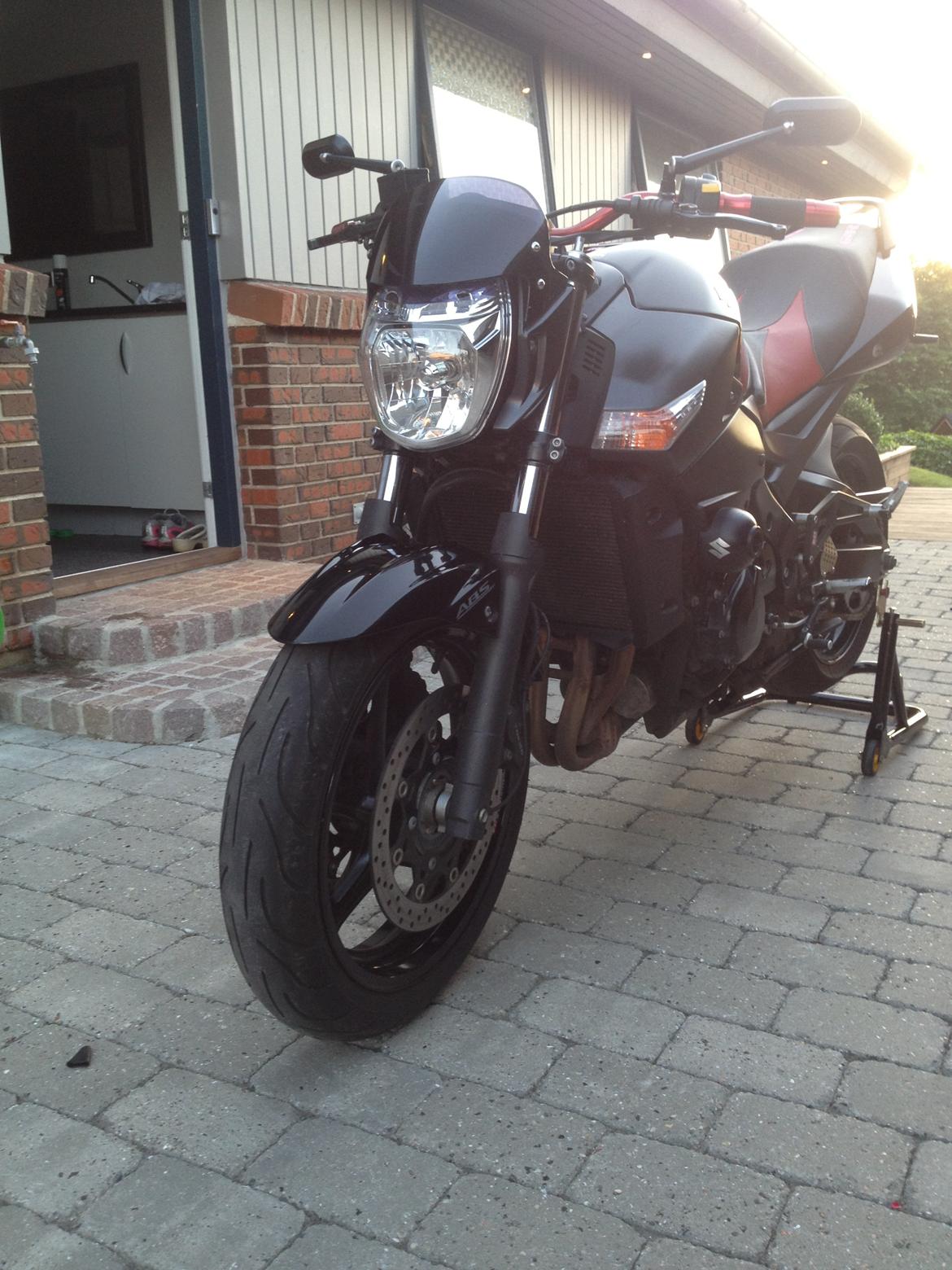 Suzuki Gsr 600 billede 6