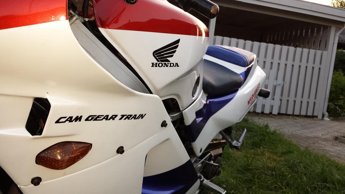Honda VFR400 NC24 billede 15