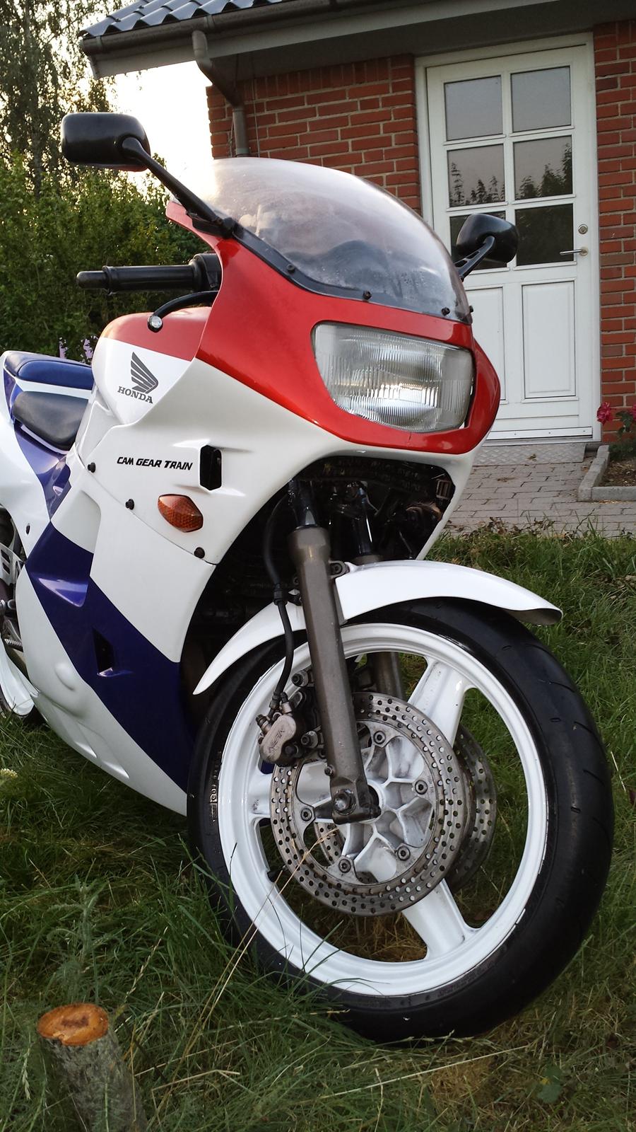 Honda VFR400 NC24 billede 4