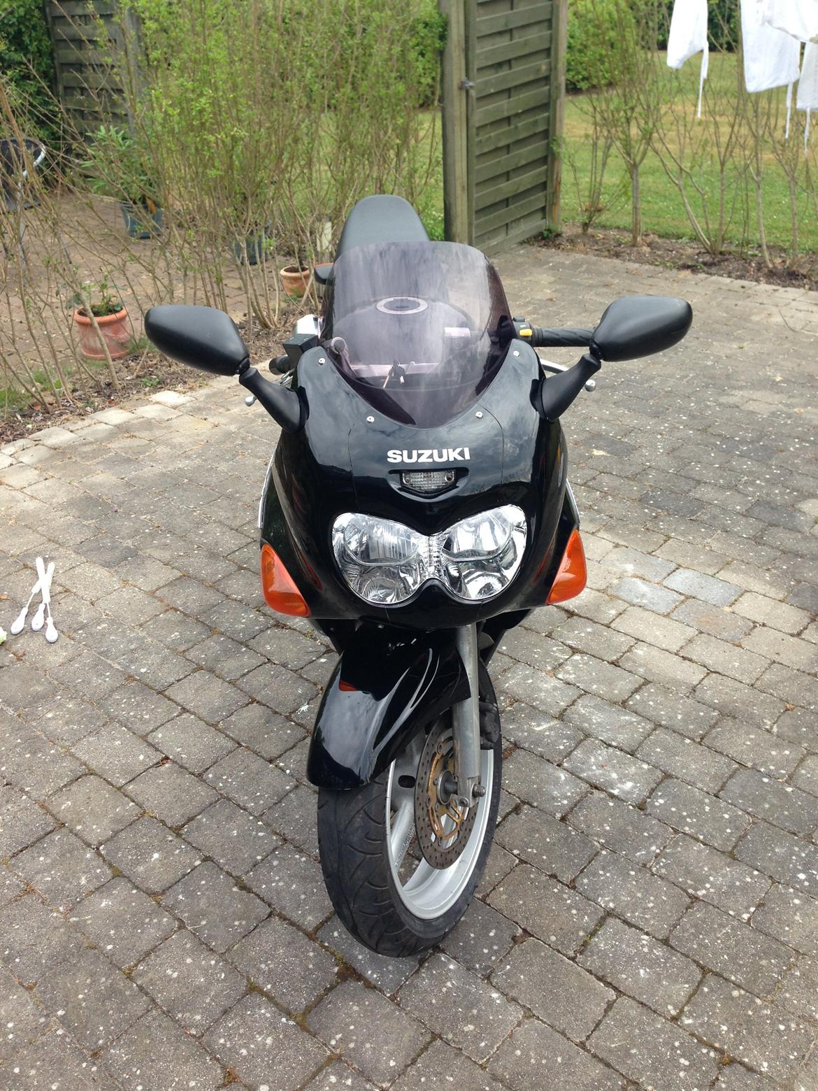 Suzuki GSX F billede 1