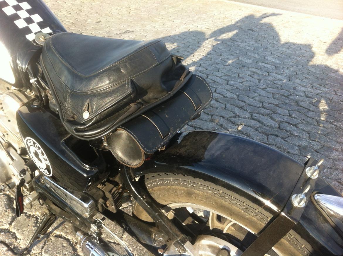 Yamaha Xv 750 - taske 2 til ledninger + relæèr billede 8