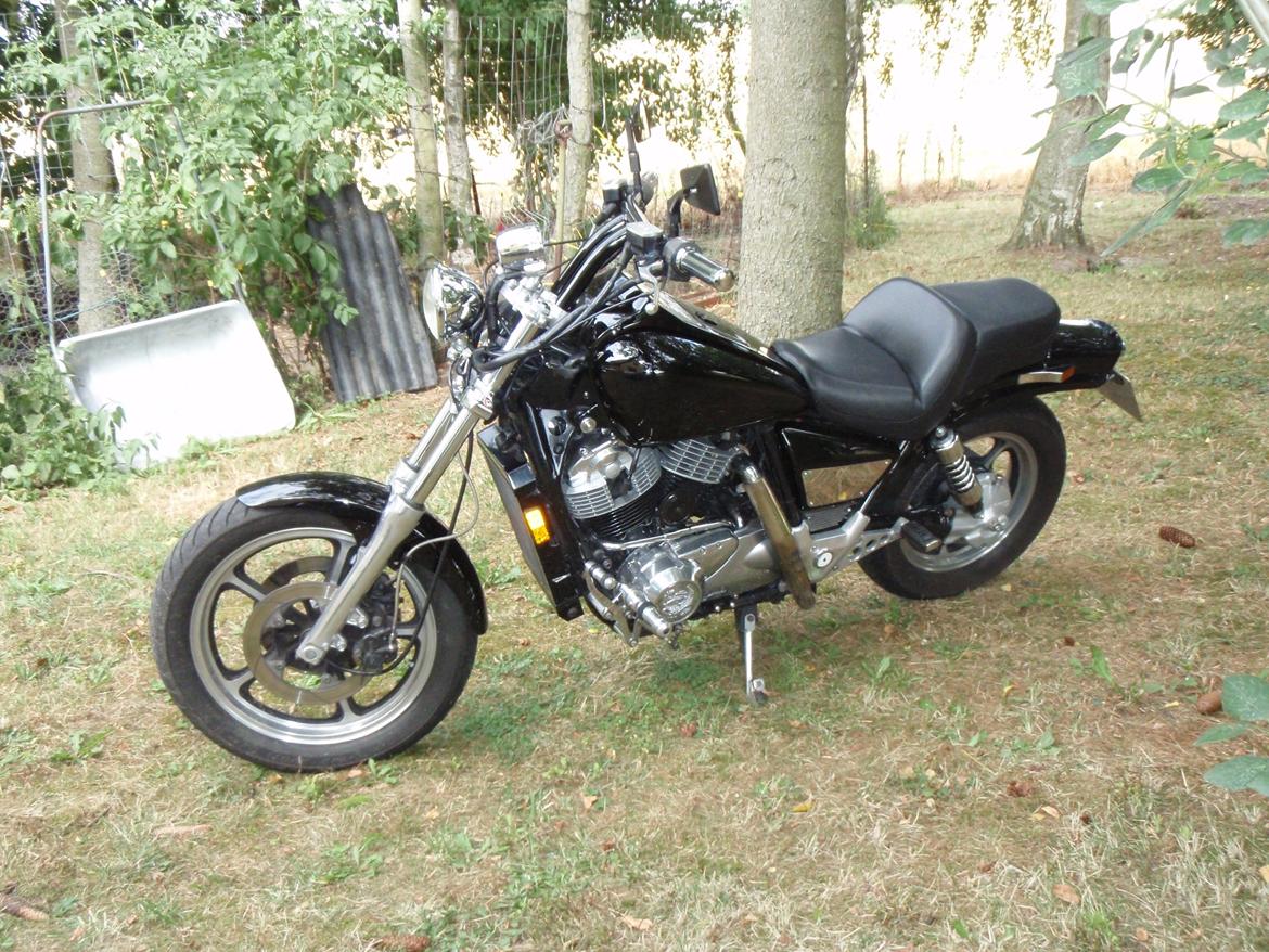 Honda VT 1100 SHADOW billede 2