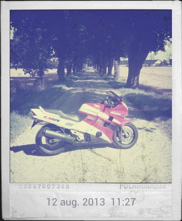 Honda CBR1000F - Solgt d. 30/12 billede 1