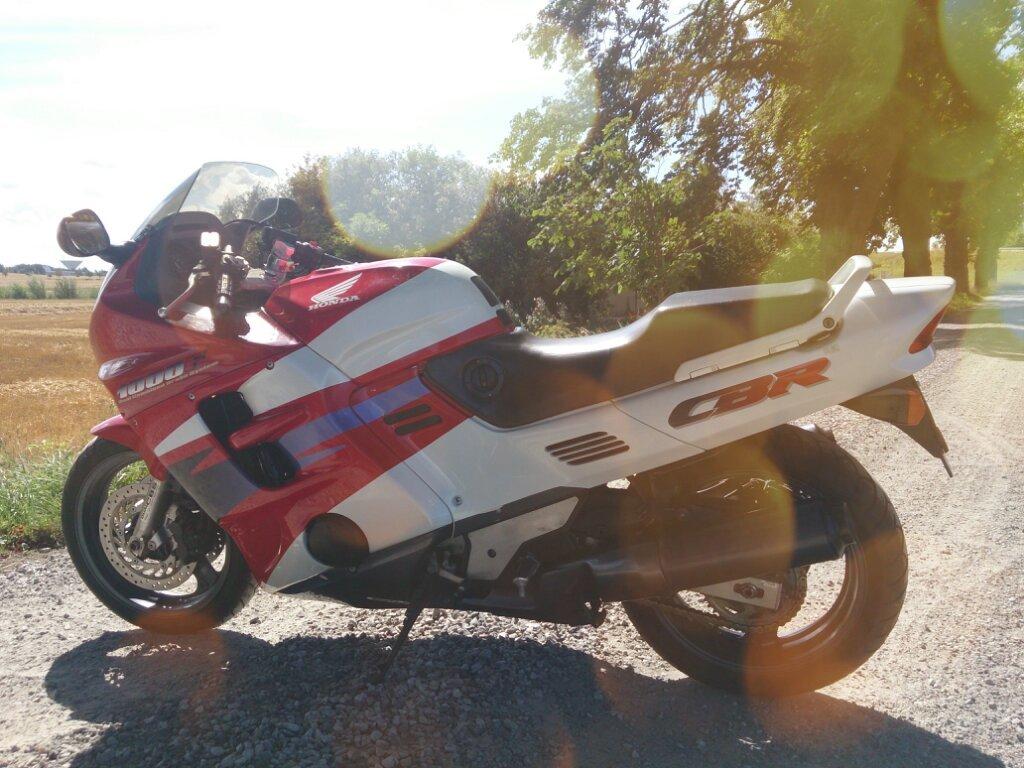 Honda CBR1000F - Solgt d. 30/12 billede 10