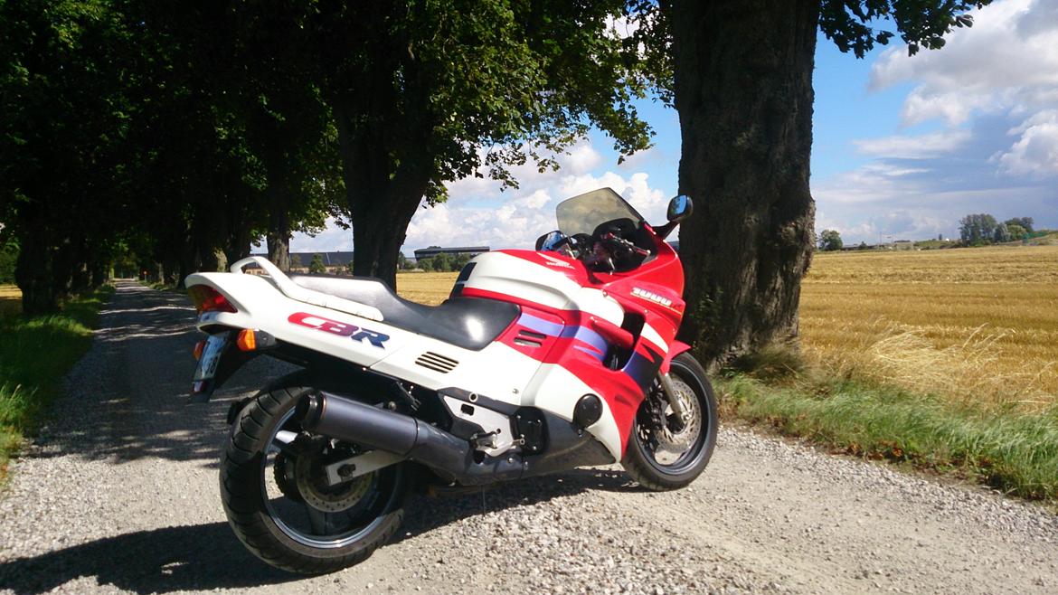 Honda CBR1000F - Solgt d. 30/12 billede 12