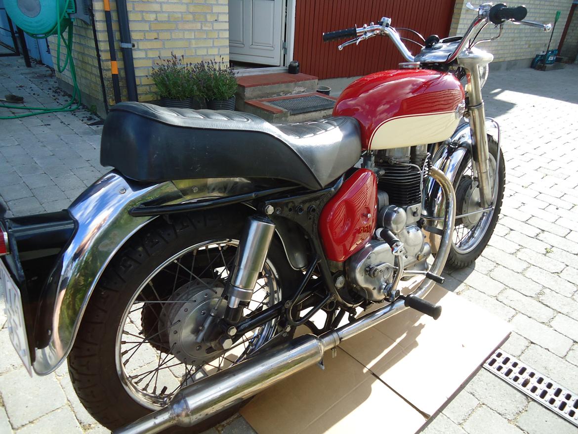 Royal Enfield Bullit 350CC - Ditto - sagde den tyske turist og fik nok en flaske soya! billede 4