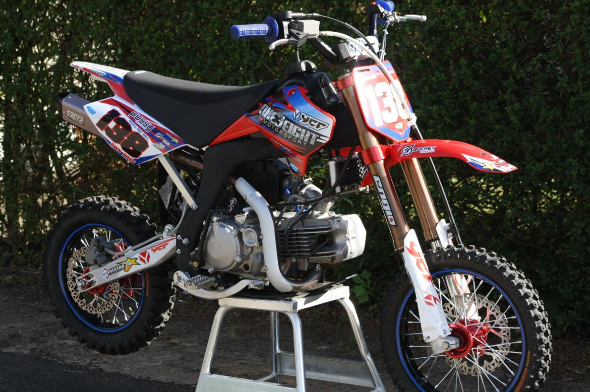 YCF Factory Pilot One3Eight Pitstar edt. billede 5