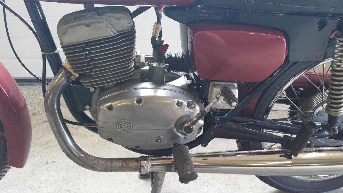 CZ 175 Sport - Kickstarter og gear vælger i en. billede 3