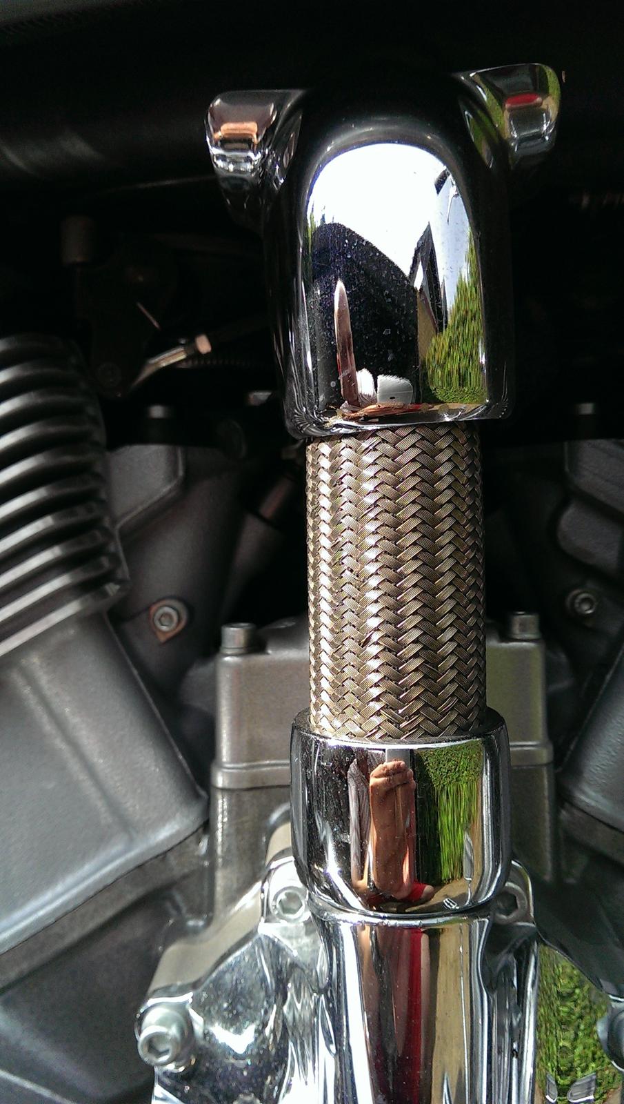 Harley Davidson V-ROD - Graded kølerslange og krombeslag billede 17