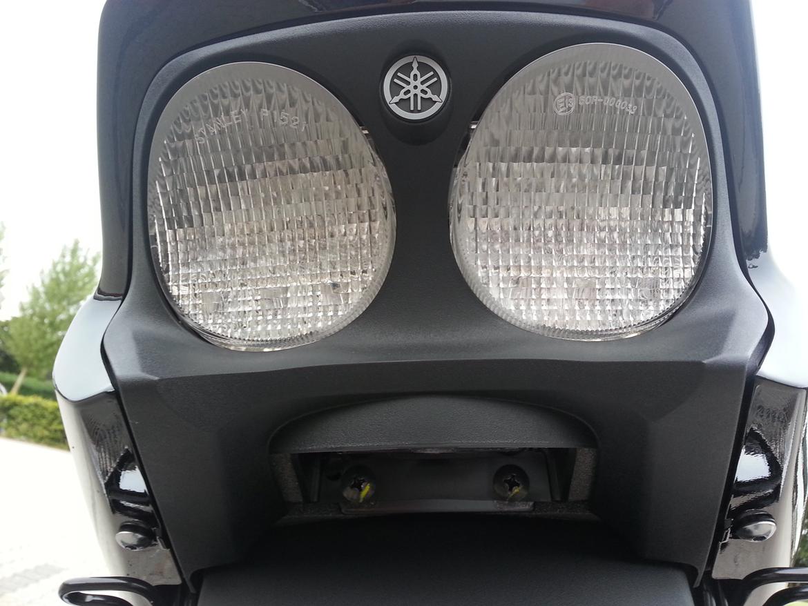 Yamaha XJR 1300 "SOLGT" - LED baglygte med tre stemmegafler i midten.  billede 7