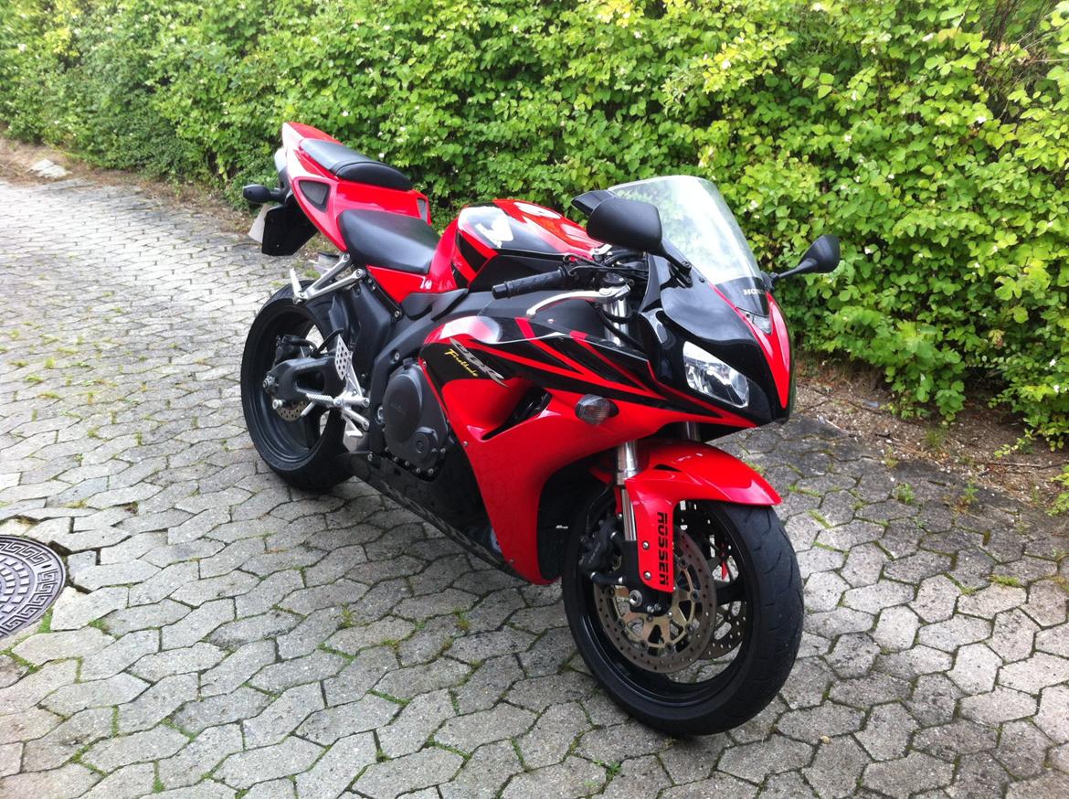 Honda CBR1000RR FIREBLADE billede 1