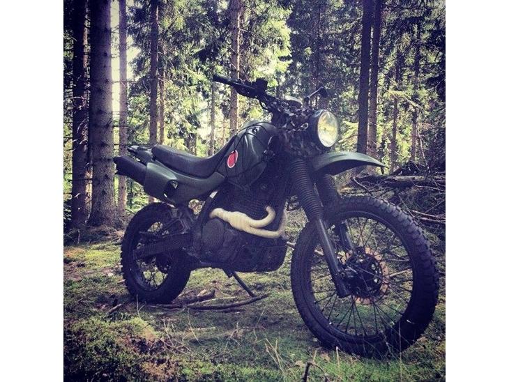 Honda NX 650 Dominator "Army" billede 1