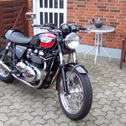 Triumph bonneville T100