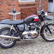 Triumph bonneville T100
