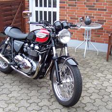 Triumph bonneville T100