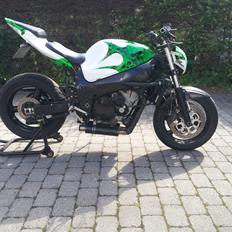 Suzuki gsxr 600 srad streetfighter