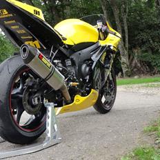 Yamaha R6 BANERACER [SOLGT]