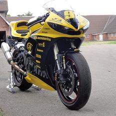 Yamaha R6 BANERACER [SOLGT]